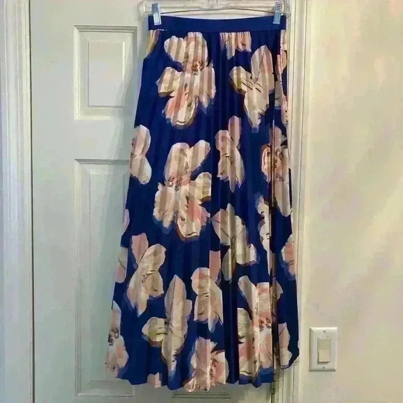 a new day Dresses & Skirts - Flared floral skirt